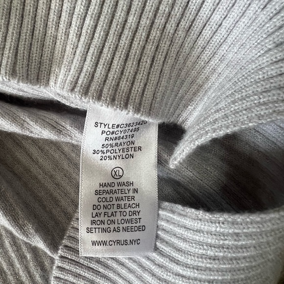 Cyrus Light Gray Ribbed Crew Neck Sweater - Picture 4 of 4